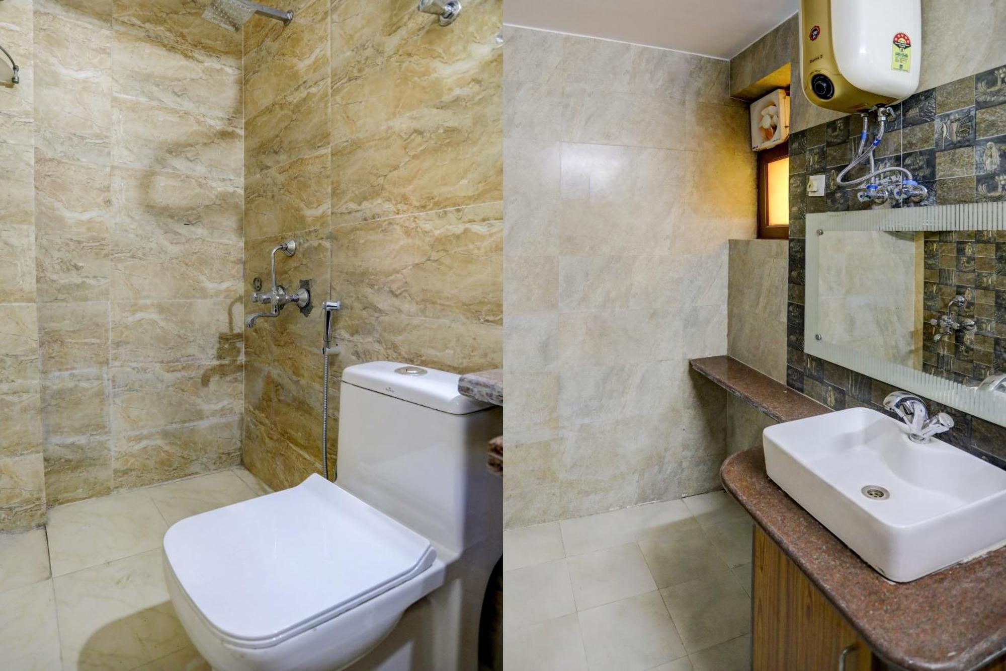 Super Capital O Uk House Residency Hotel Гургаон Екстериор снимка